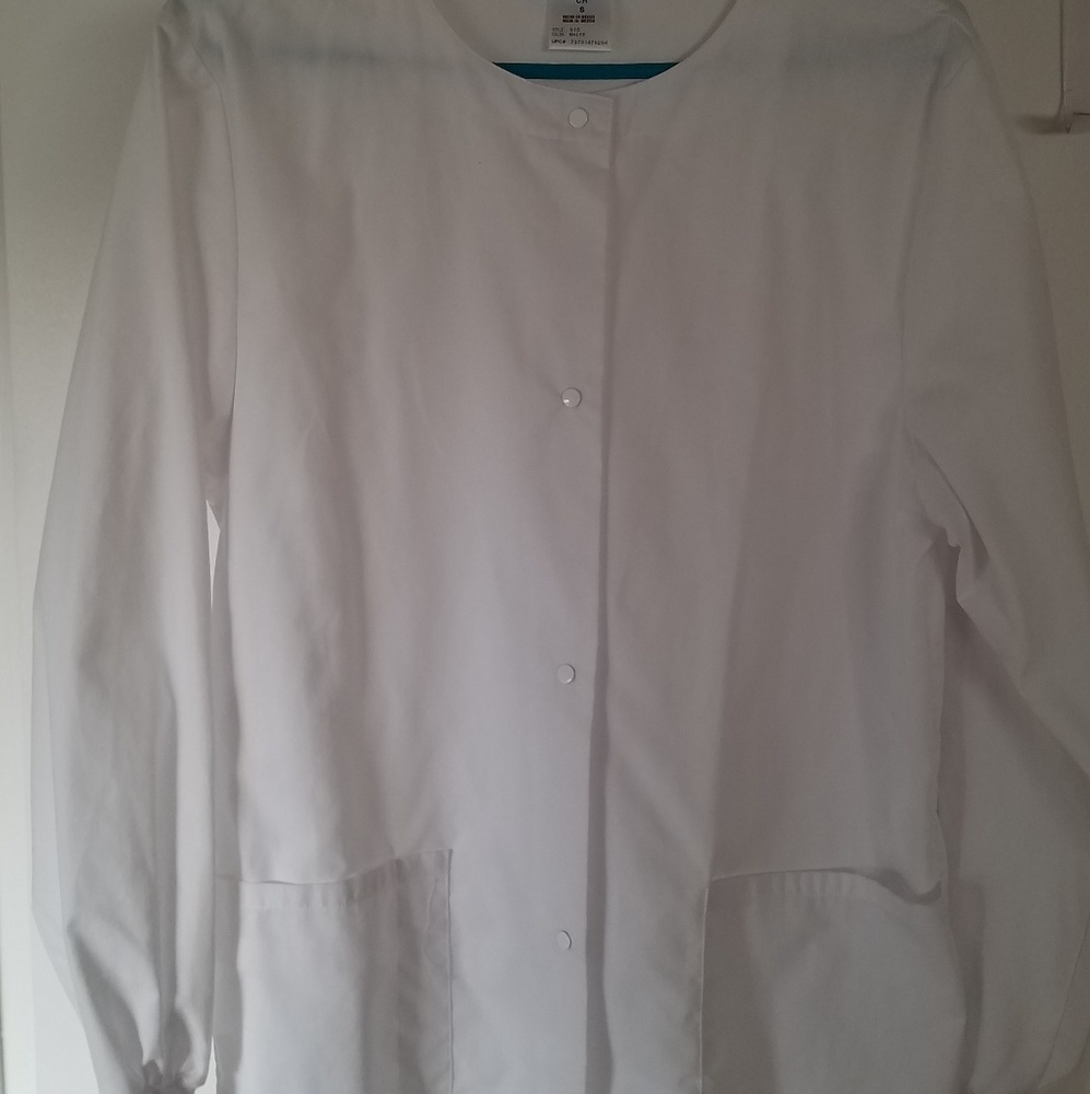 WHITE SB SCRUBS LONG SLEEVE SCRUB JACKET